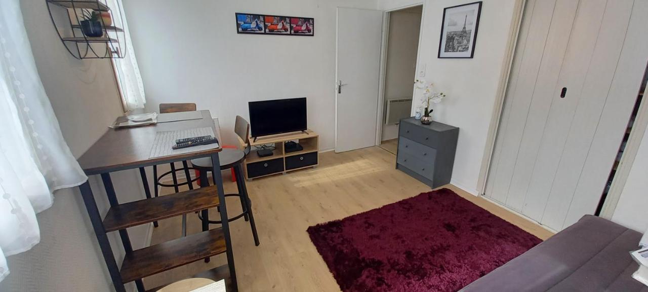 Le Zen -Studio Tout Equipe- Wifi Fibre- Centre Ville Avec Parking 타르브 외부 사진
